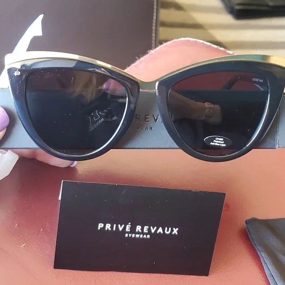 prive revaux | Accessories | Nwt Prive Revaux The Juliet  display picture 3